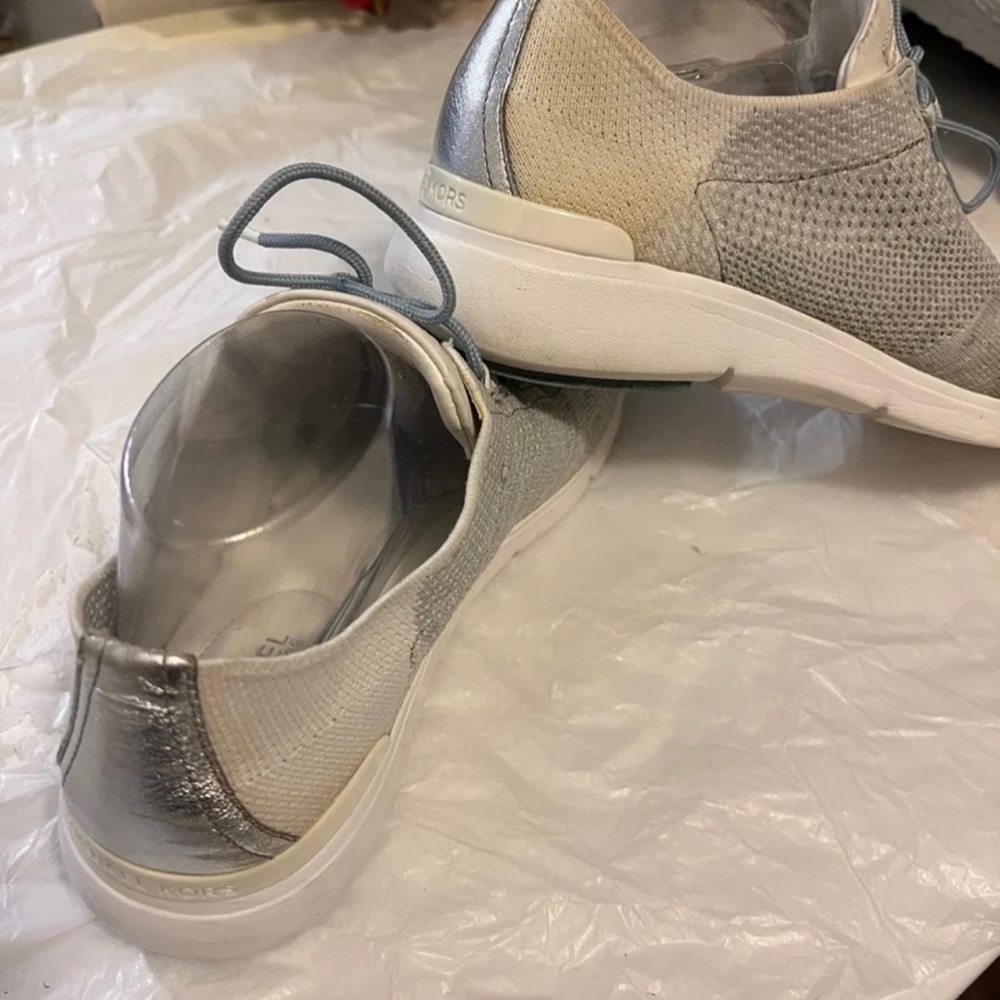 MICHAEL KORS SNEAKERS - Picture 6 of 8